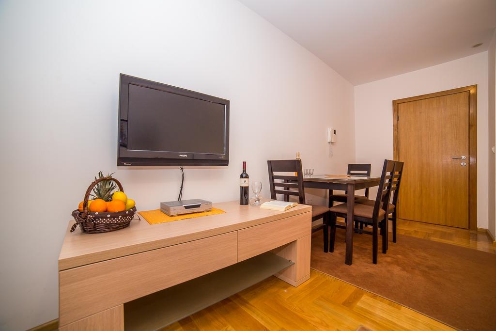 Apartments Kristina Makarska Exterior foto
