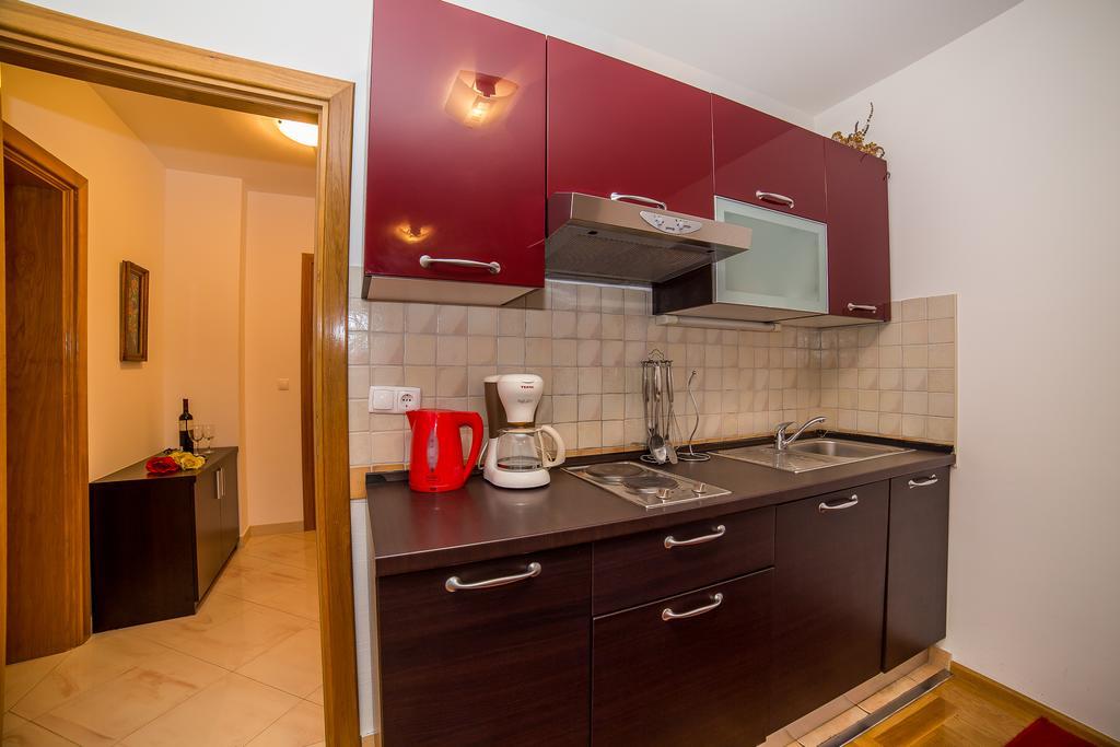 Apartments Kristina Makarska Exterior foto